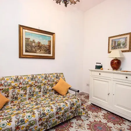 Casa Buscarini Holiday home Santa Flavia